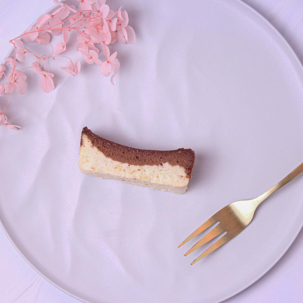 【カカオの深い味わい】あいママのチョコレートチーズケーキ